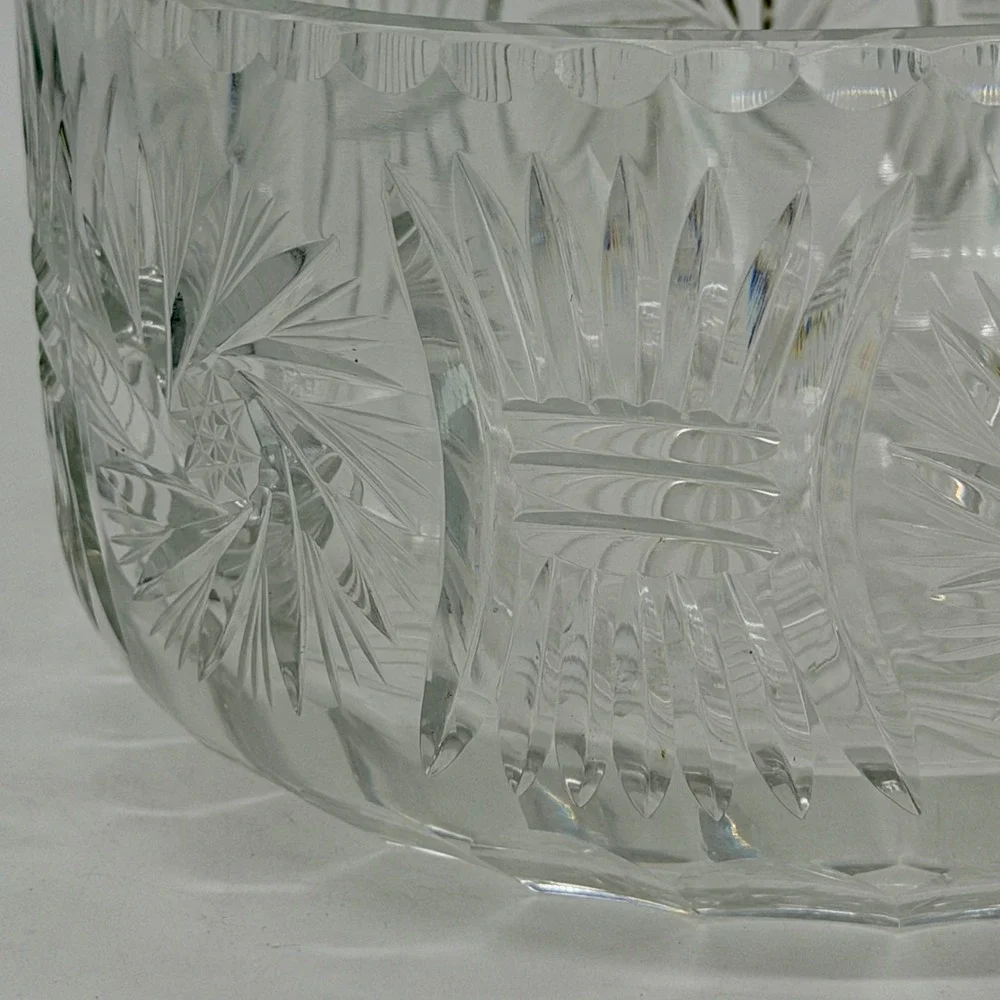 Unbranded Pinwheel Star Cut Glass Serving Bowl Scalloped‎ Rim Vintage Excellent